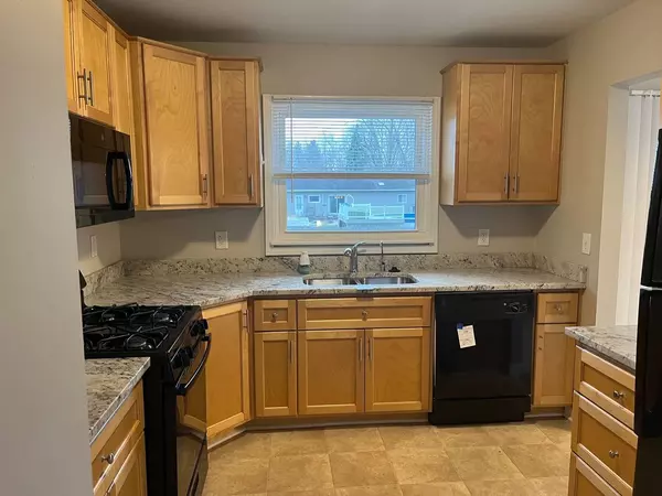 107 Shorewood LN, Shorewood, IL 60404