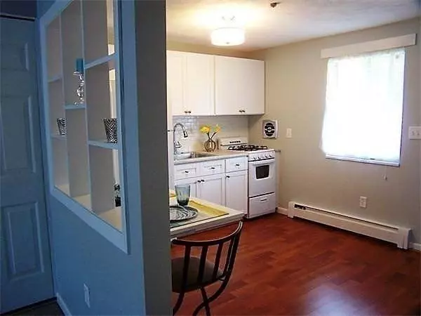 10 Colonial Dr #4A, Andover, MA 01810