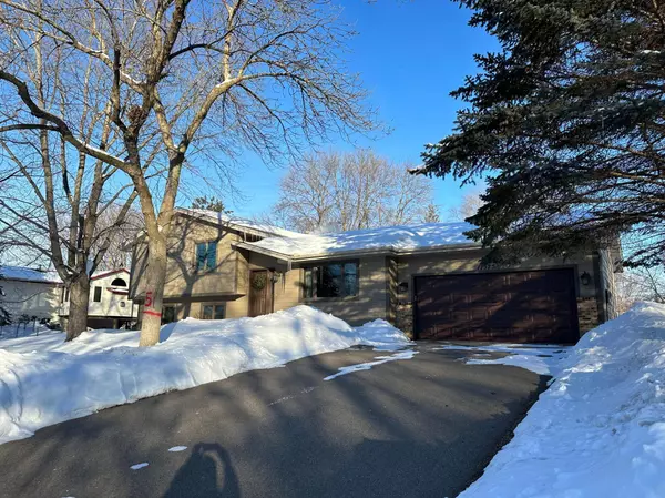 17575 Iceland TRL, Lakeville, MN 55044