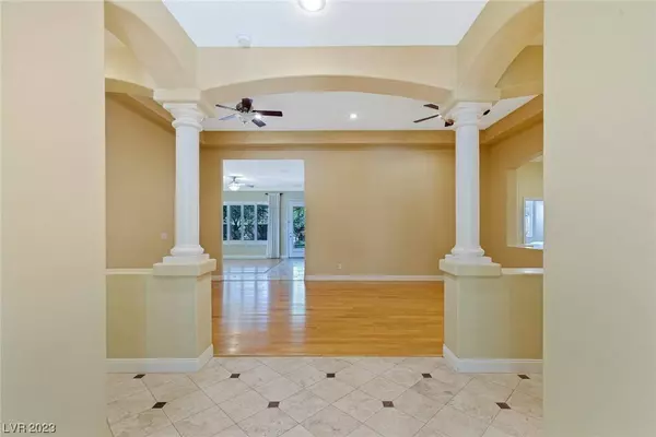 5925 Vintage Garden Court, Las Vegas, NV 89148