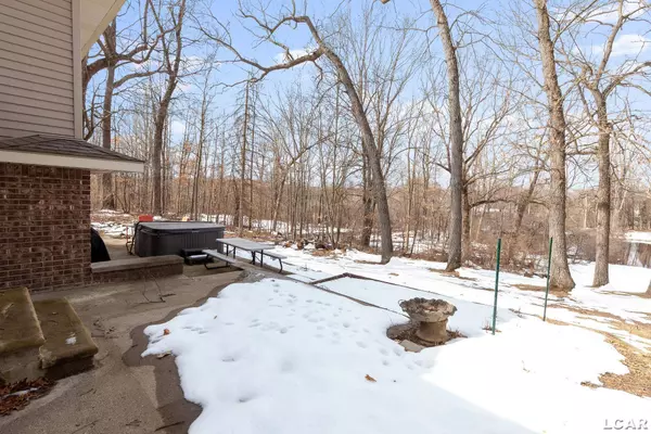 1300 Swarthout Rd, Pinckney, MI 48169