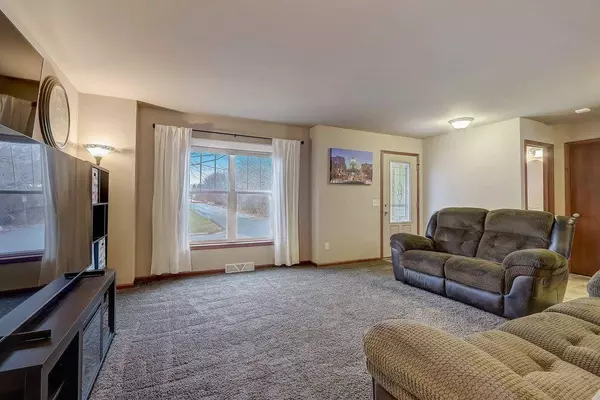 501 Lisa Ann Dr, Madison, WI 53718