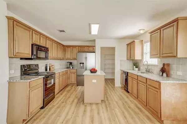 12301 Dwight Eisenhower ST, Manor, TX 78653