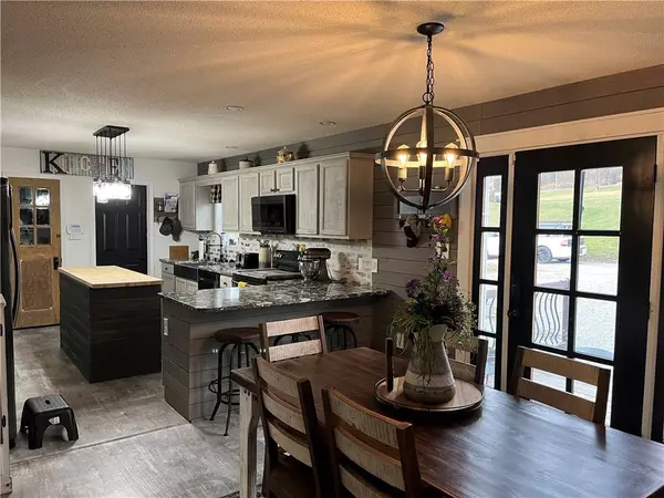 129 Maple Street, Rices Landing, PA 15357