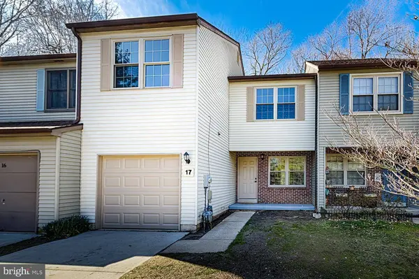 17 CRESTWICK CT, Medford, NJ 08055