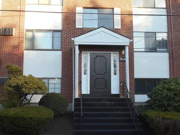 10 Colonial Dr #4A, Andover, MA 01810