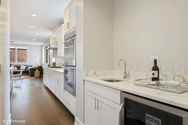 1516 W Ohio ST #1, Chicago, IL 60642