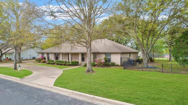 426 Brookhollow DR, Huntsville, TX 77340