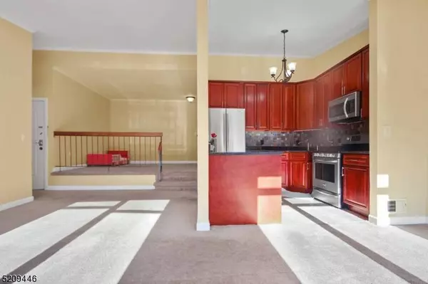 206 Spruce Hills Dr, Glen Gardner Boro, NJ 08826