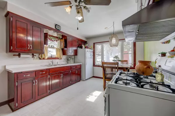 2677 S 66th, Milwaukee, WI 53219