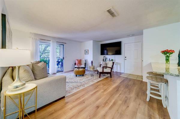 9481 HIGHLAND OAK DR #1015, Tampa, FL 33647