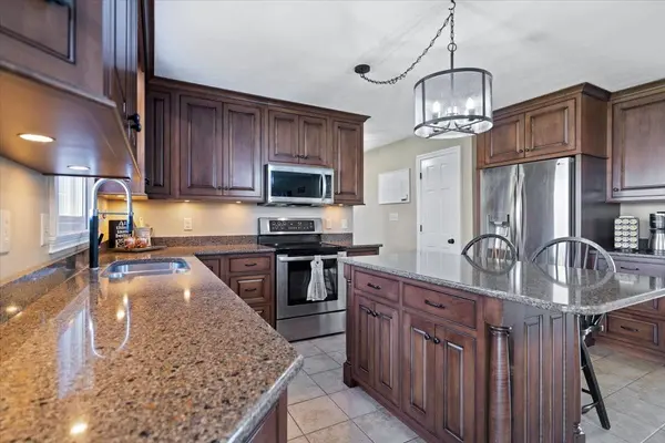 9940 Southwind DR, Indianapolis, IN 46256