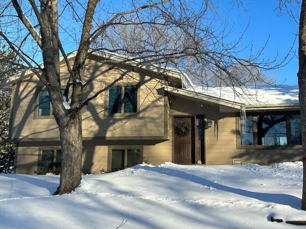 17575 Iceland TRL, Lakeville, MN 55044
