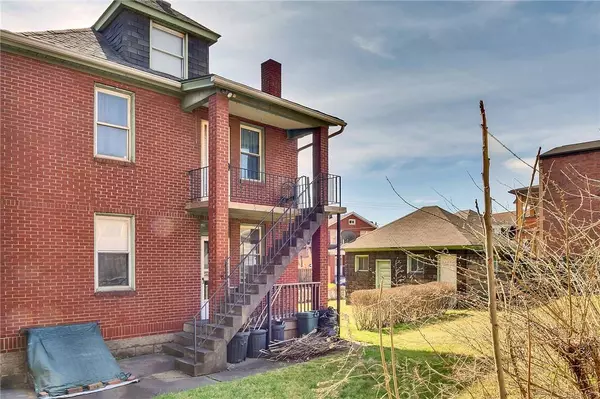 321 Center St, East Pittsburgh, PA 15112