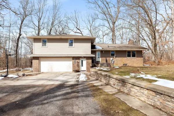 1300 Swarthout Rd, Pinckney, MI 48169