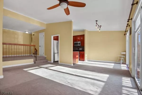 206 Spruce Hills Dr, Glen Gardner Boro, NJ 08826