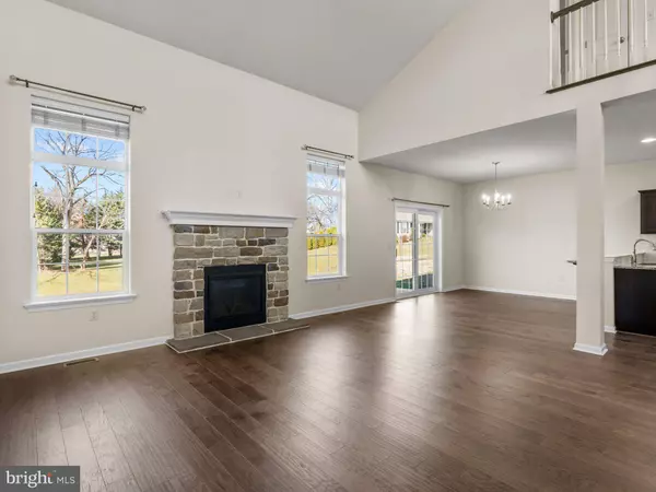 4 CREEKSIDE DR, Lebanon, PA 17042