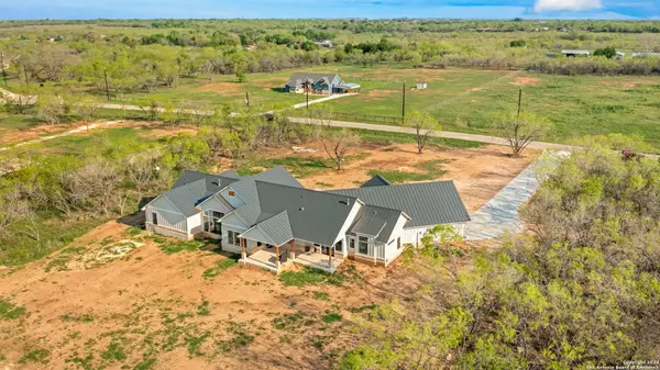 14638 Silesia Dr, St Hedwig, TX 78152