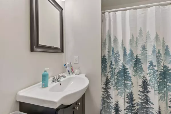 1212 Broadway, South Portland, ME 04106