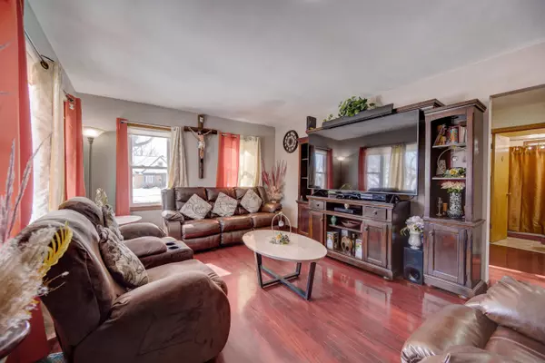 2677 S 66th, Milwaukee, WI 53219