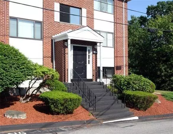10 Colonial Dr #4A, Andover, MA 01810