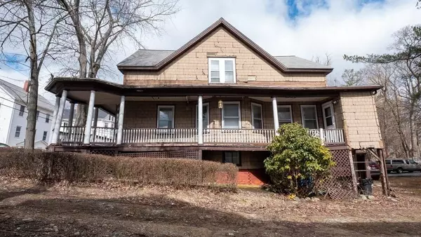 10 Granite St, Webster, MA 01570