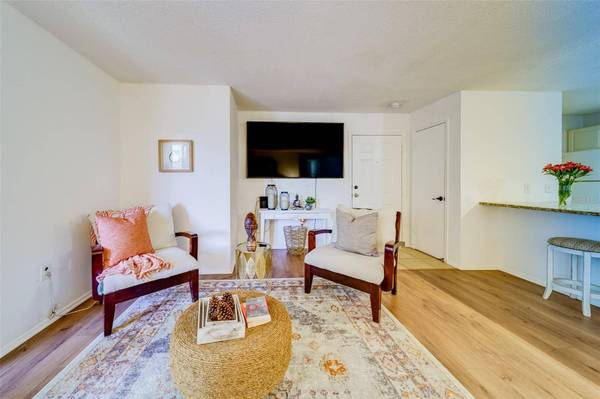 9481 HIGHLAND OAK DR #1015, Tampa, FL 33647