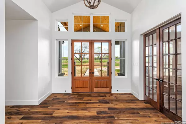 14638 Silesia Dr, St Hedwig, TX 78152