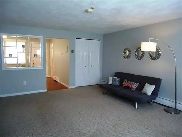 10 Colonial Dr #4A, Andover, MA 01810