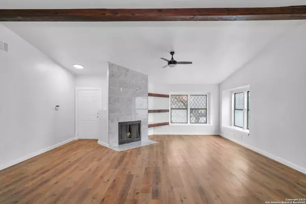 8434 STAR CREEK DR, San Antonio, TX 78251-2331