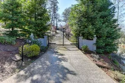 14170 Red Rock CT, Auburn, CA 95602