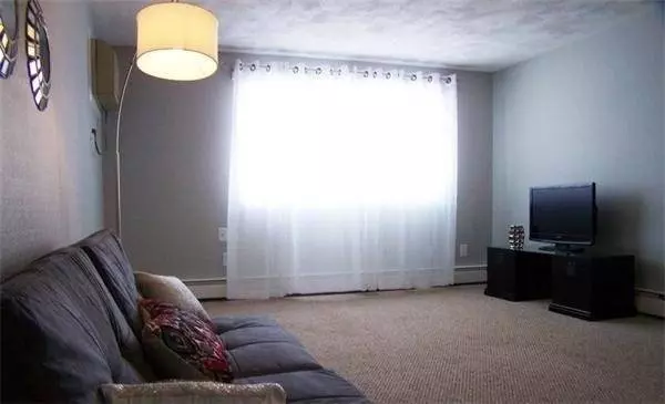 10 Colonial Dr #4A, Andover, MA 01810