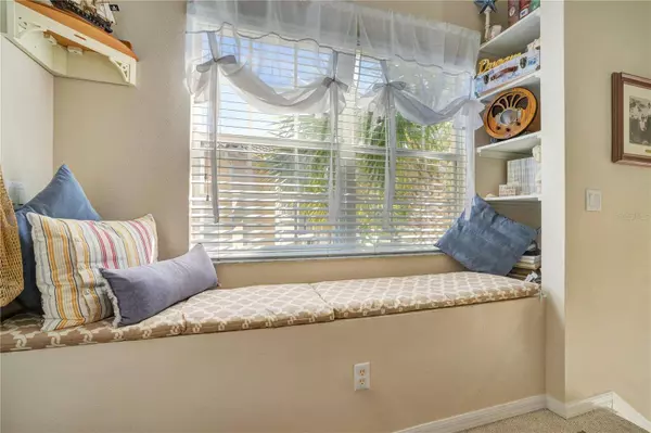 2862 OAKWATER DR, Kissimmee, FL 34747