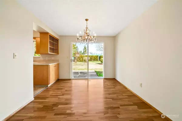 11605 144th ST E, Puyallup, WA 98374