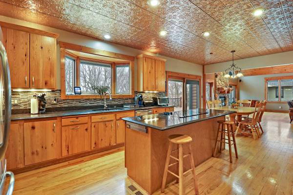 977 W Shore DR, Fox Lake, IL 60020