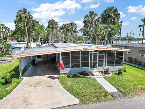 36 COCOS PLUMOSA DR, Eustis, FL 32726