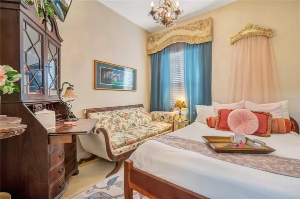 2862 OAKWATER DR, Kissimmee, FL 34747