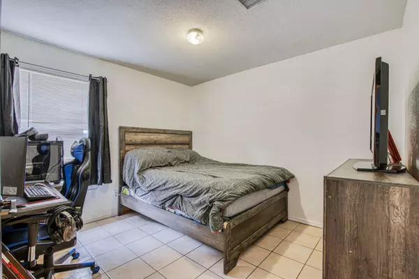 11745 KINGDOM Avenue, El Paso, TX 79936