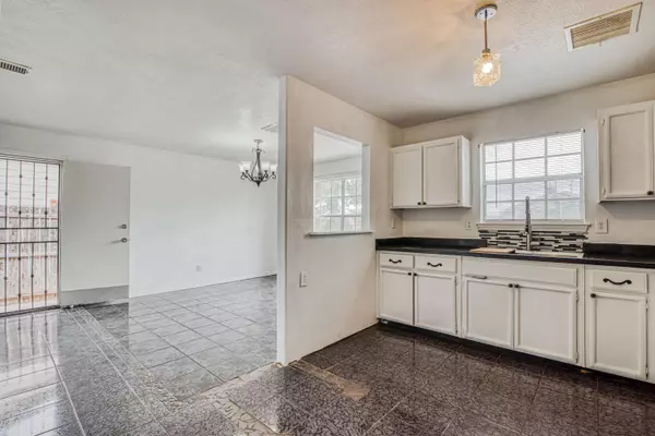 11745 KINGDOM Avenue, El Paso, TX 79936