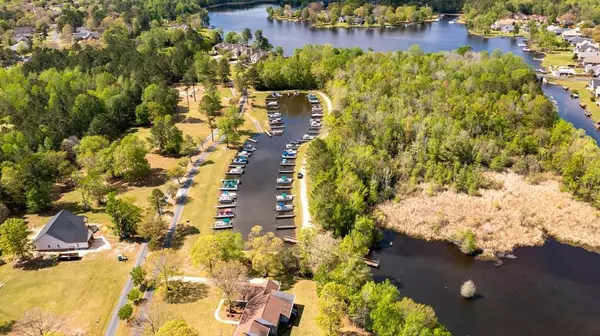 149 Woodlake Dr., Manning, SC 29102