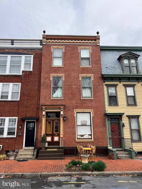 591 S FRONT ST, Harrisburg, PA 17104