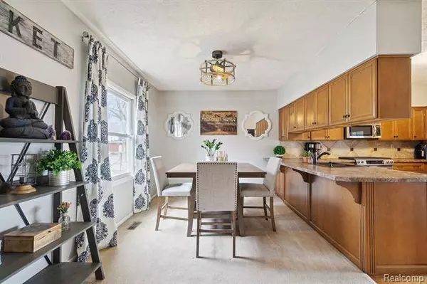 129 E 3RD Street, Perry, MI 48872