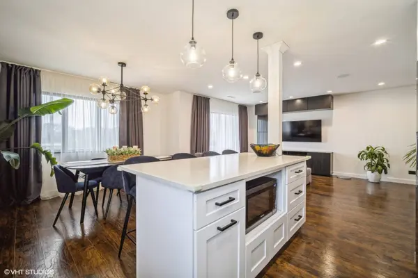 7912 W North AVE #405, Elmwood Park, IL 60707