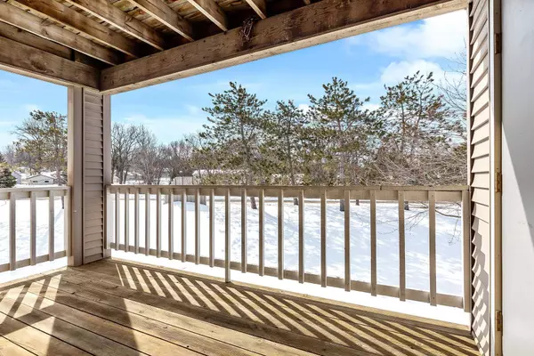 1215 Ferndale ST N #A8, Maplewood, MN 55119