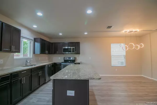 474 Harvest Pt, Selma, TX 78154