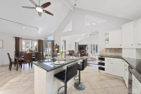 4 Karen CT, Piscataway, NJ 08854