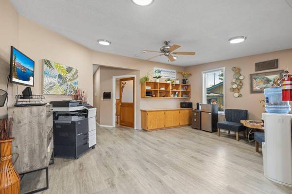 225 NE C ST, Grants Pass, OR 97526