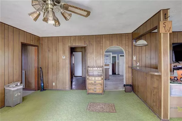 2350 2000 RD, Chetopa, KS 67336