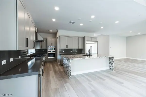 397 Cliff Terrace Avenue, Las Vegas, NV 89138