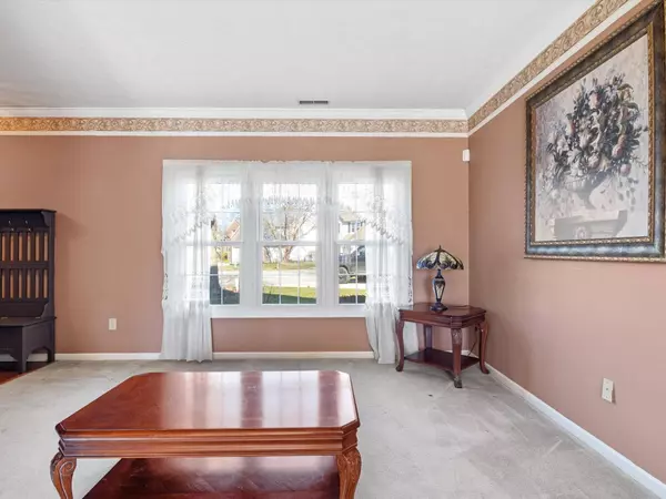 8621 Kruggle CT, Indianapolis, IN 46256